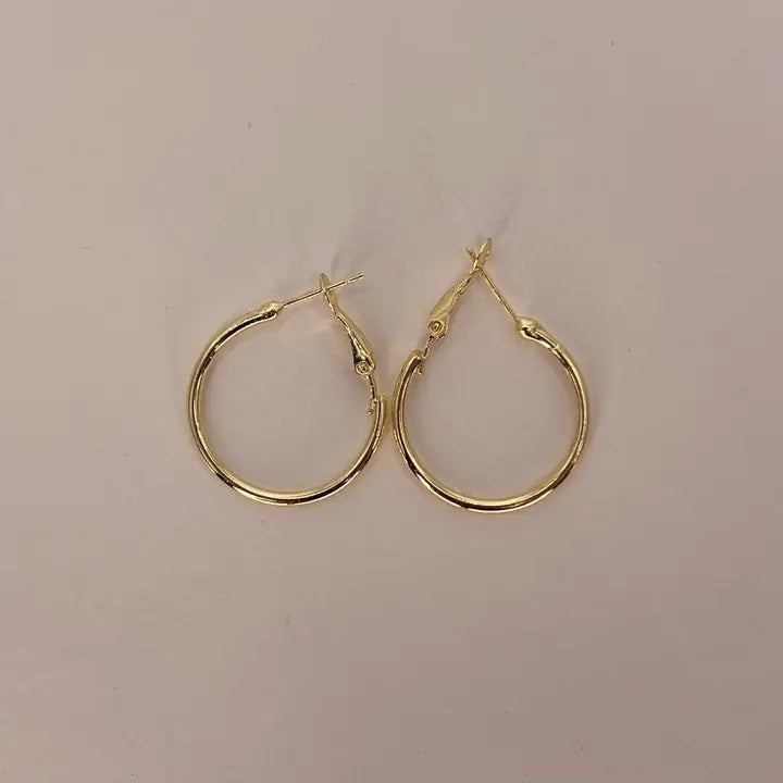 Classic Lightweight Hoop Earrings – Gold & Silver