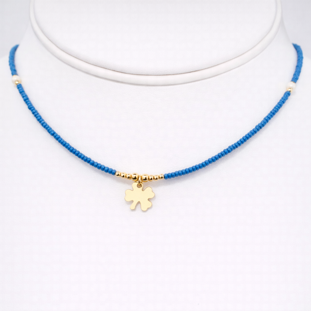 Delicate Clover Pendant Necklace: Symbol of Luck and Elegant