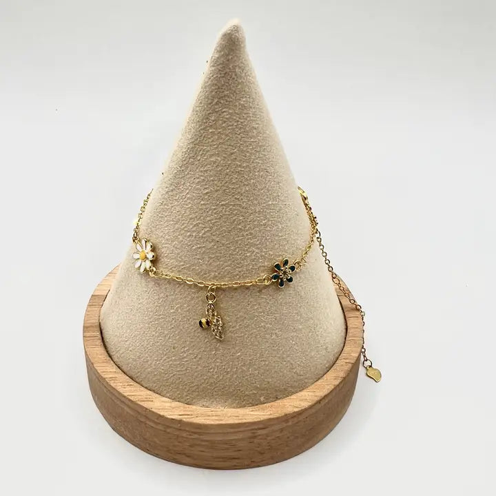 Delicate Daisy Bracelet | Sterling Silver | Floral Charm