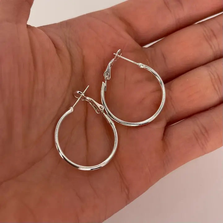 Classic Lightweight Hoop Earrings – Gold & Silver