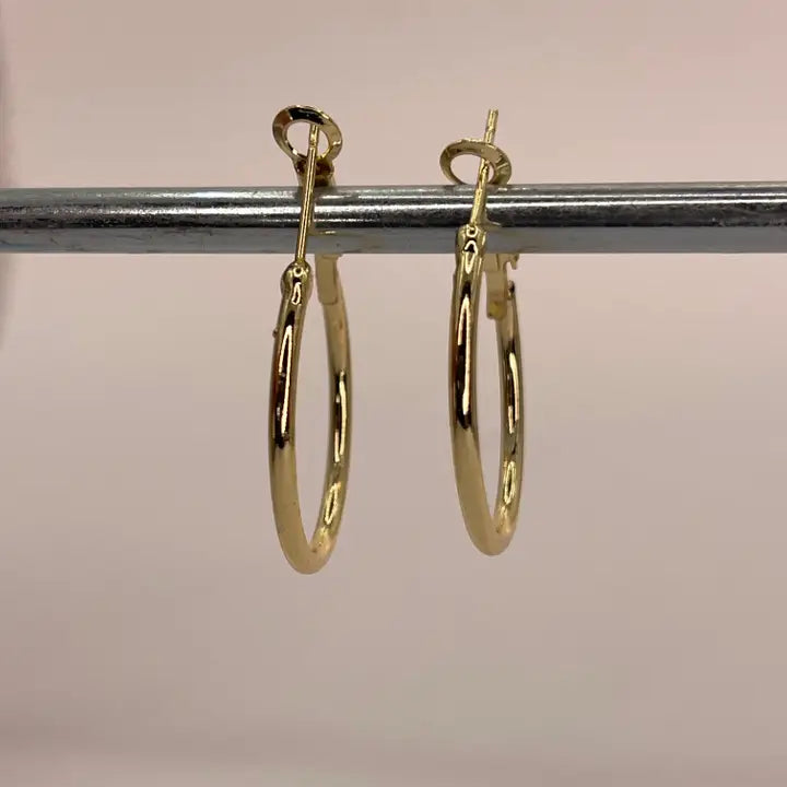 Classic Lightweight Hoop Earrings – Gold & Silver