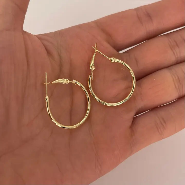 Classic Lightweight Hoop Earrings – Gold & Silver