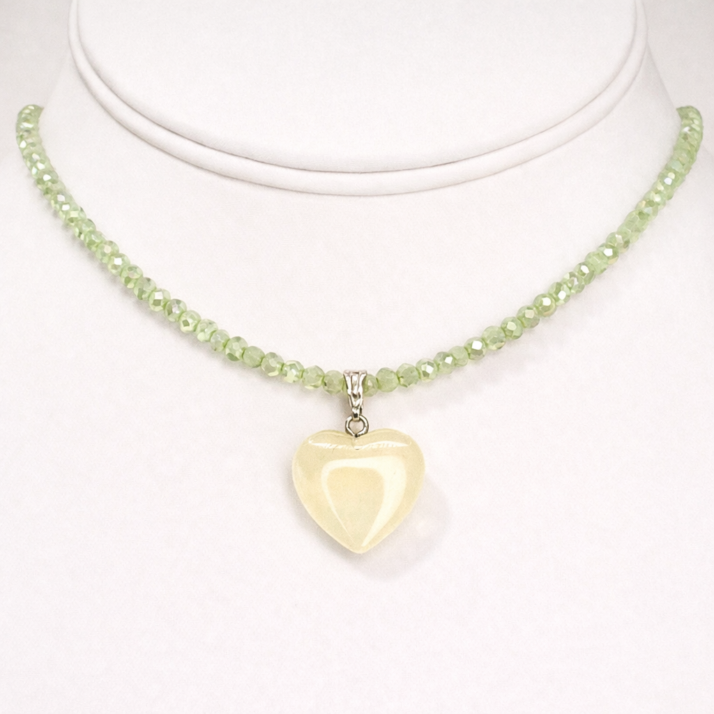 Bright Green Heart-Shaped Natural Stone Necklace: Vibrant