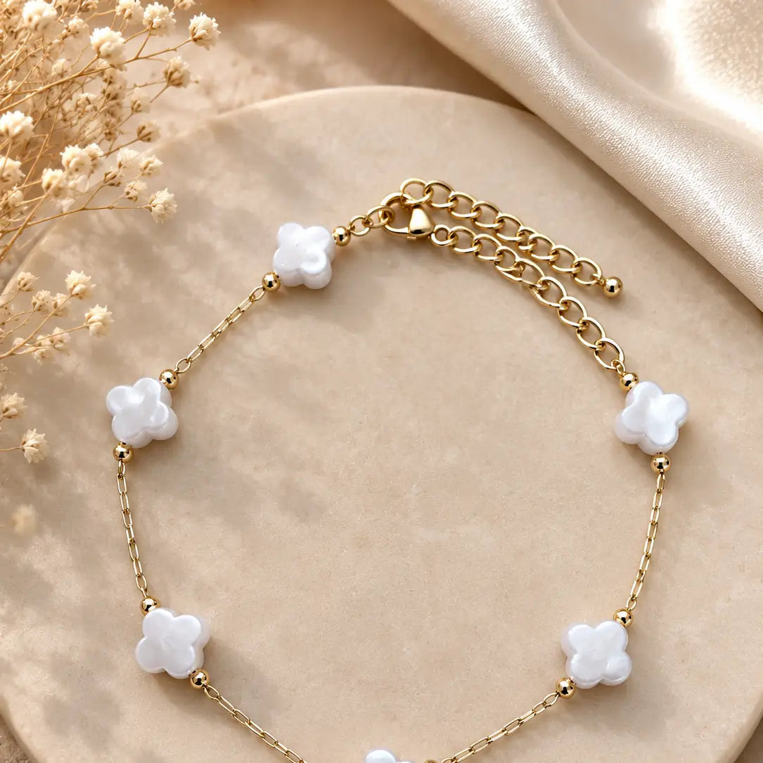 Pearl Clover Station Chain Bracelet