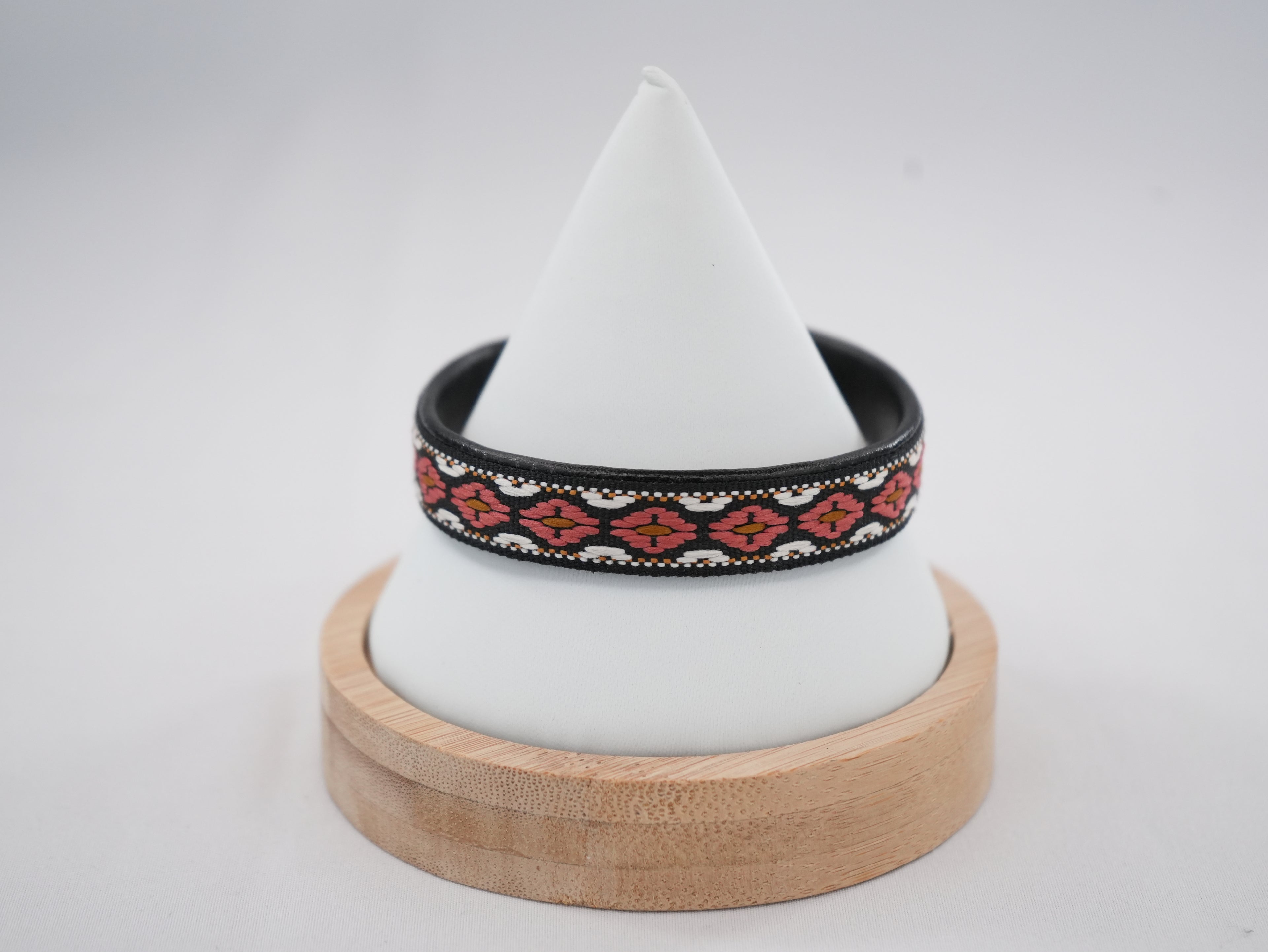 Premium Leather Bracelet for Men: Timeless Gift Idea