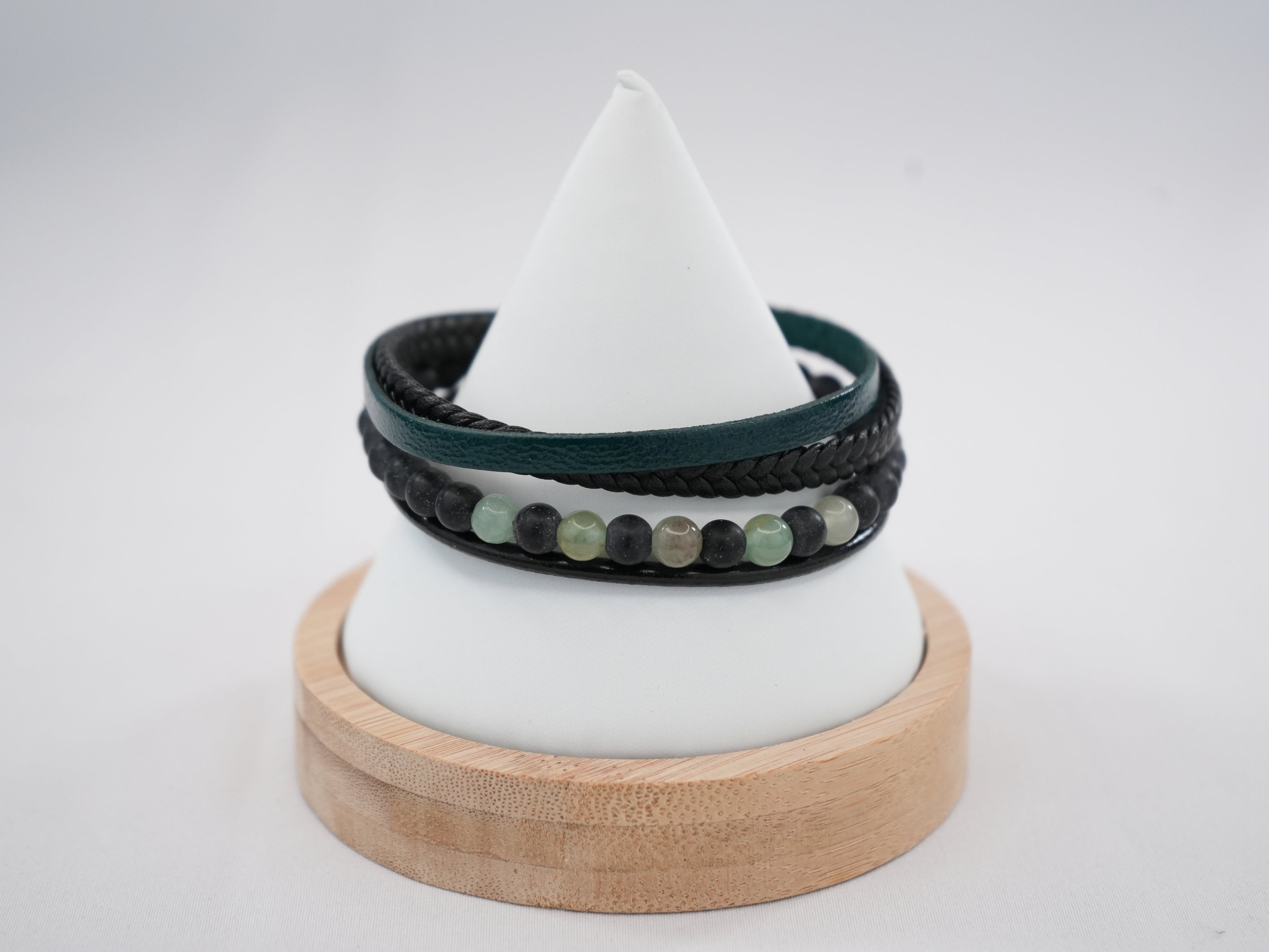 Timeless Leather Men’s Bracelet: Perfect Present for Dad