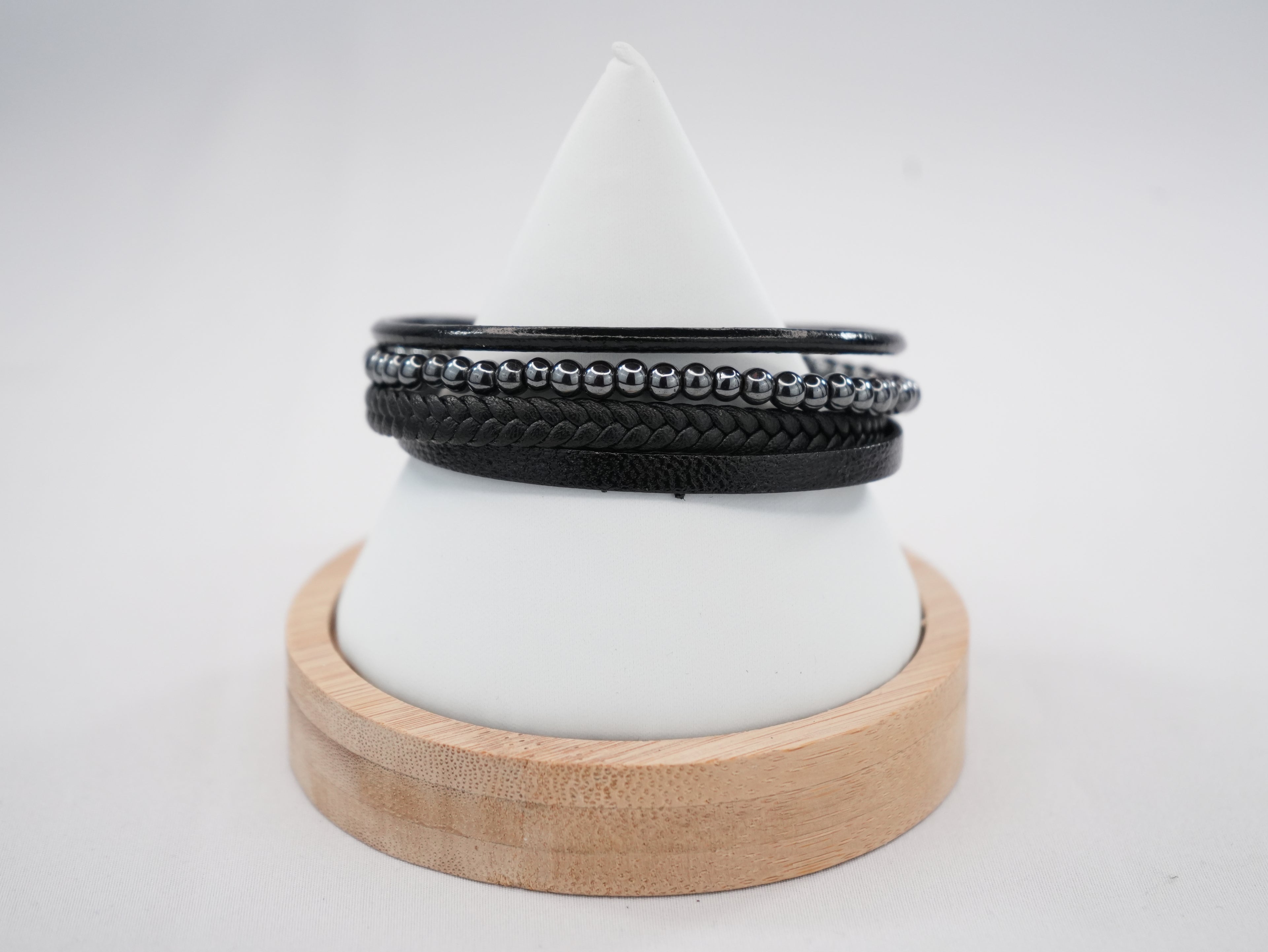 Luxury Leather Wraps: Fine Artistry, Gift for Everyone