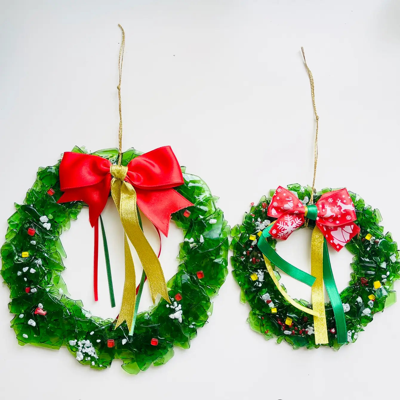 Christmas Round Wreath Glass Ornament