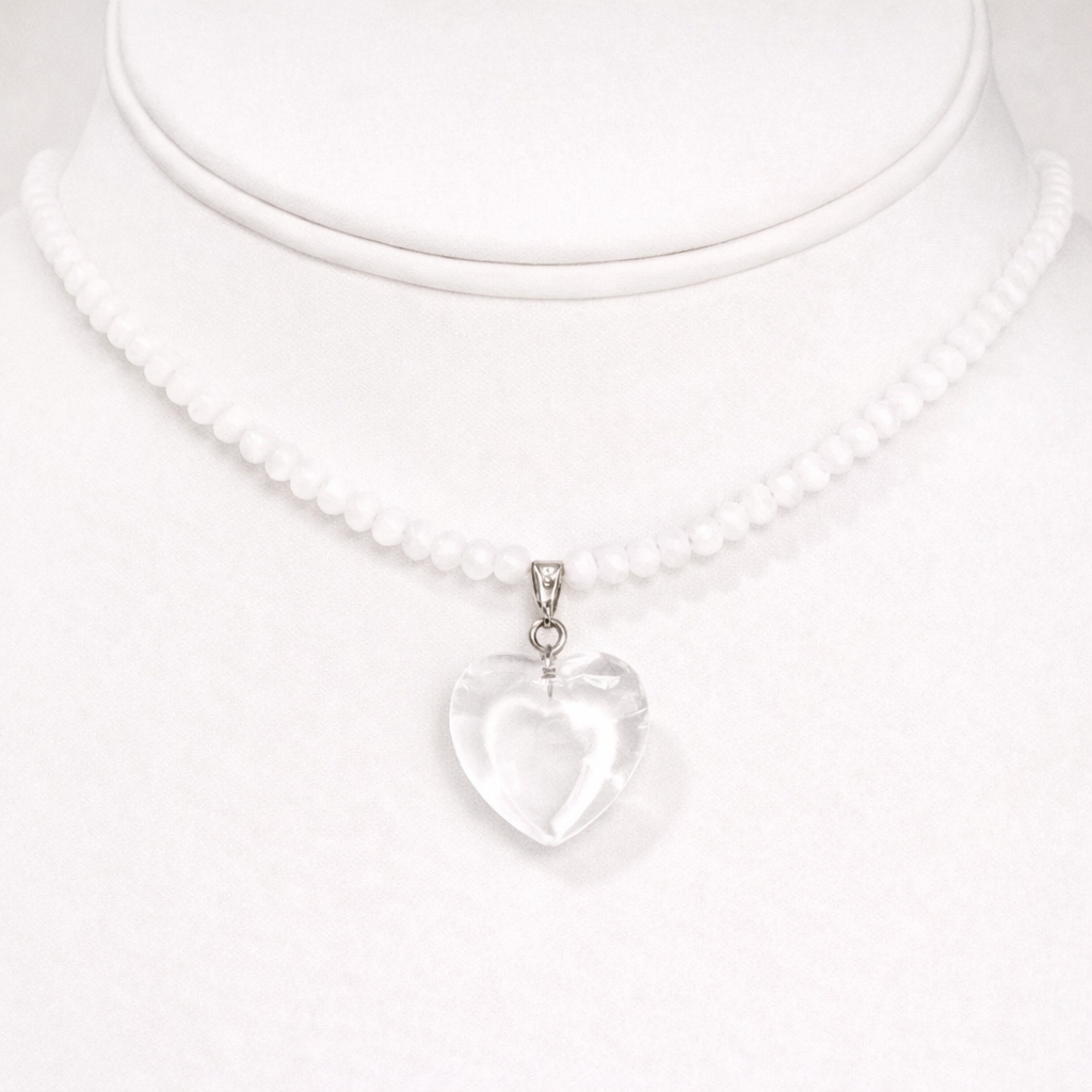 White Heart-Shaped Natural Stone Necklace: Pure and Elegant