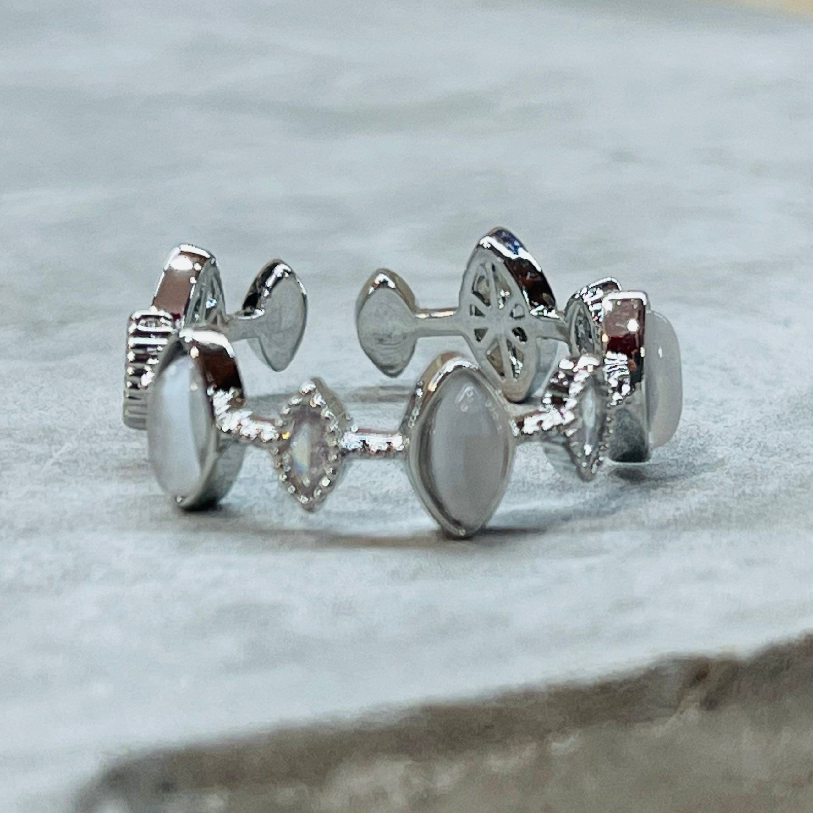 Oval Sparkling Stone Adjustable Ring, Timeless Elegance