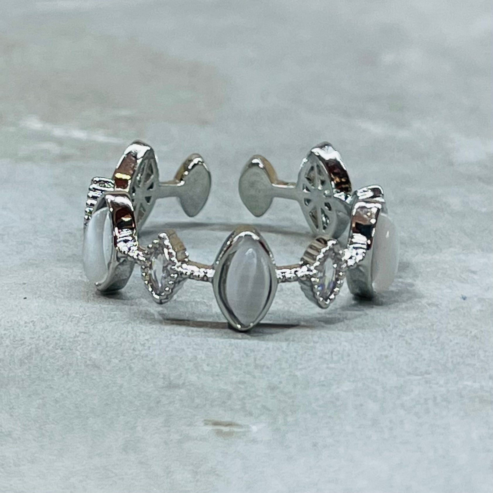 Oval Sparkling Stone Adjustable Ring, Timeless Elegance