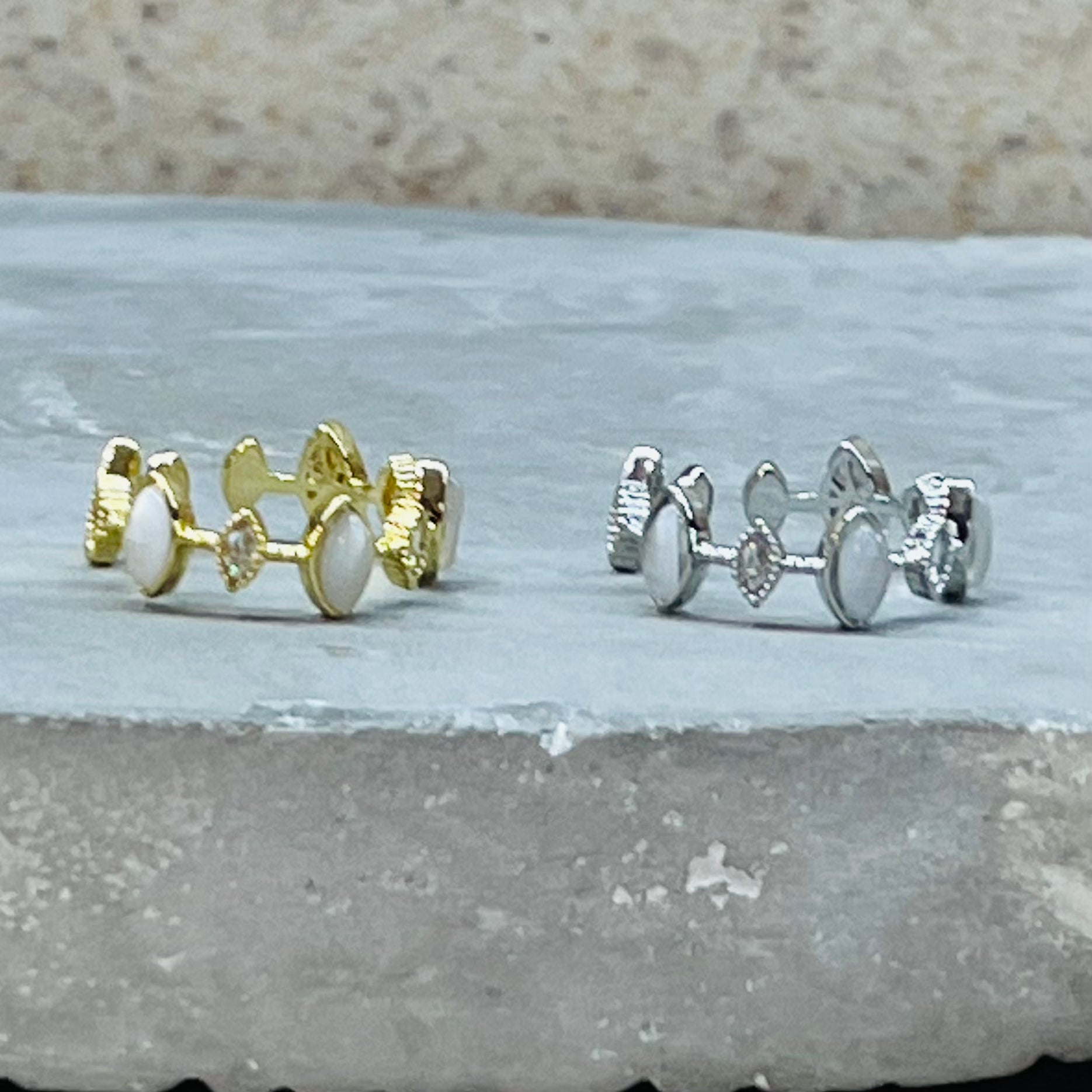 Oval Sparkling Stone Adjustable Ring, Timeless Elegance