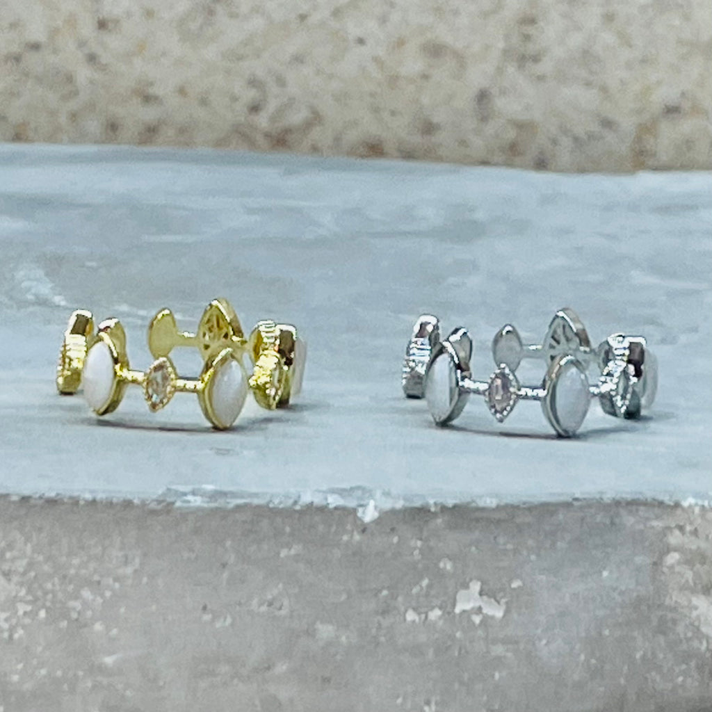 Oval Sparkling Stone Adjustable Ring, Timeless Elegance