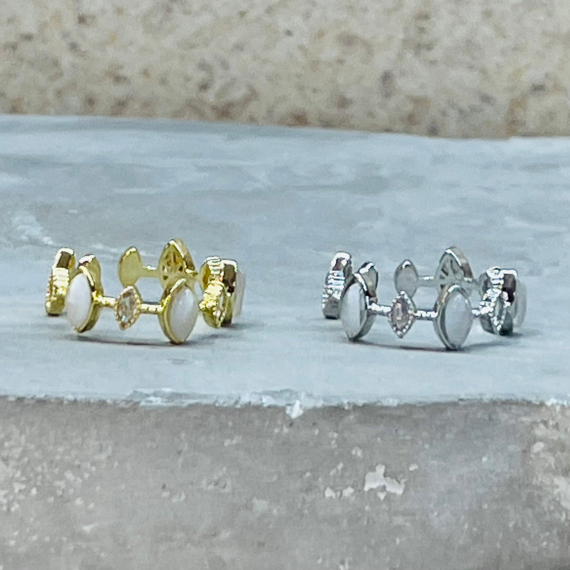 Oval Sparkling Stone Adjustable Ring, Timeless Elegance