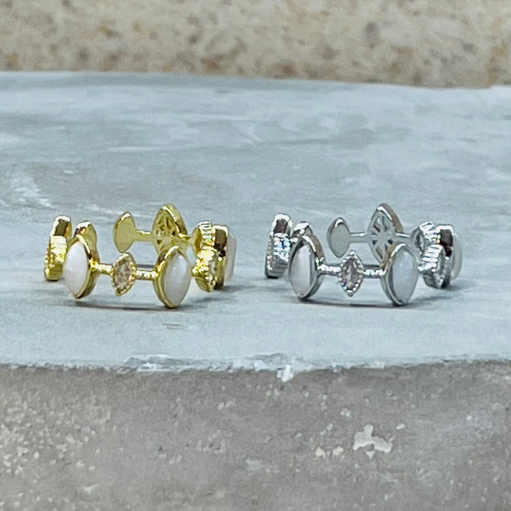 Oval Sparkling Stone Adjustable Ring, Timeless Elegance