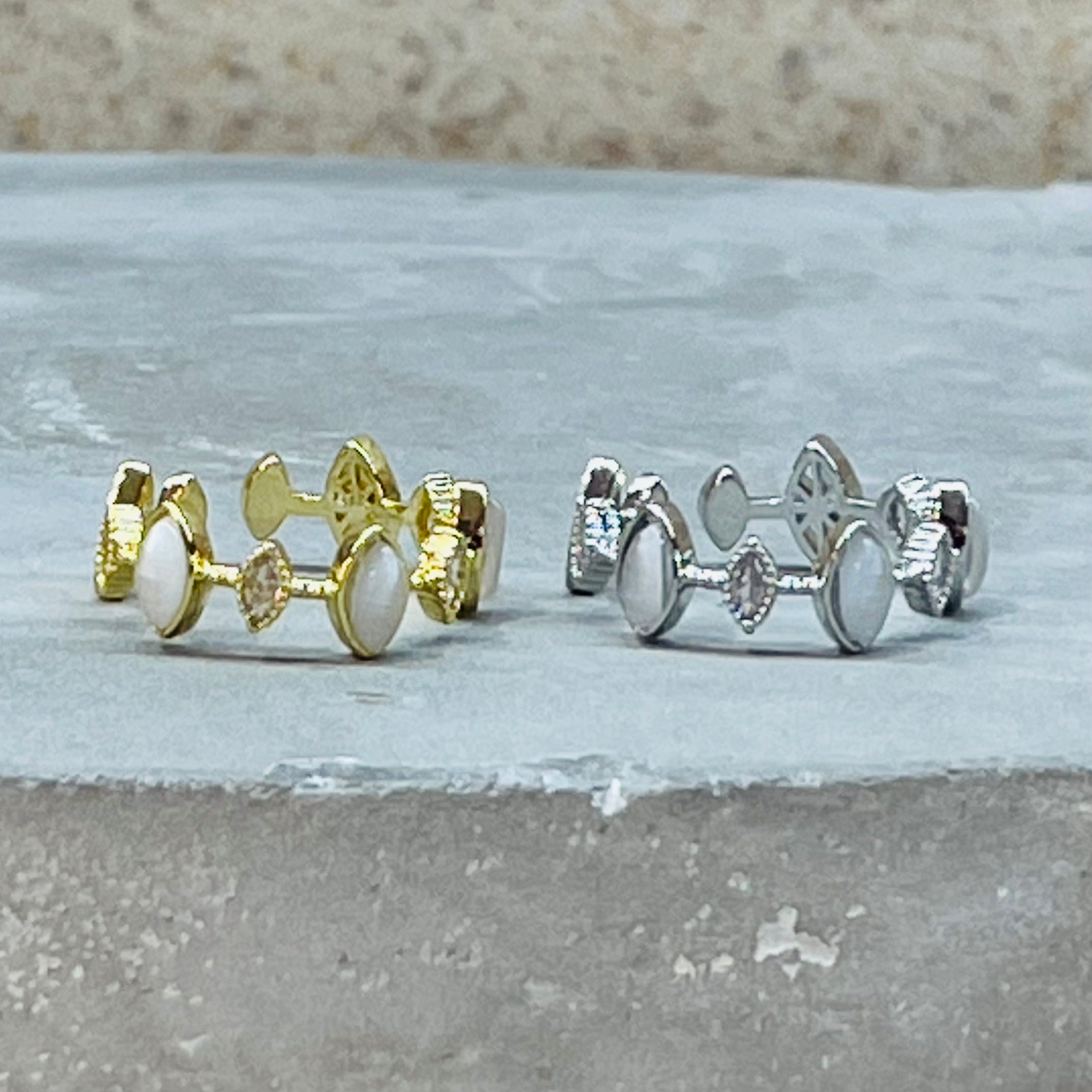 Oval Sparkling Stone Adjustable Ring, Timeless Elegance