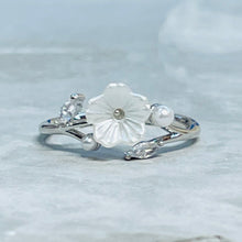 Load image into Gallery viewer, Minimal Daisy Adjustable Ring with Small Sparkling Stones
