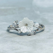 Load image into Gallery viewer, Minimal Daisy Adjustable Ring with Small Sparkling Stones
