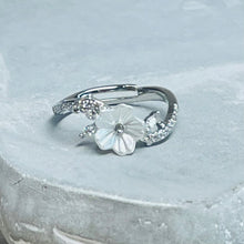 Load image into Gallery viewer, Daisy Sparkling Gemstone Adjustable Ring, Delicate Charm
