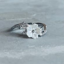 Load image into Gallery viewer, Daisy Sparkling Gemstone Adjustable Ring, Delicate Charm
