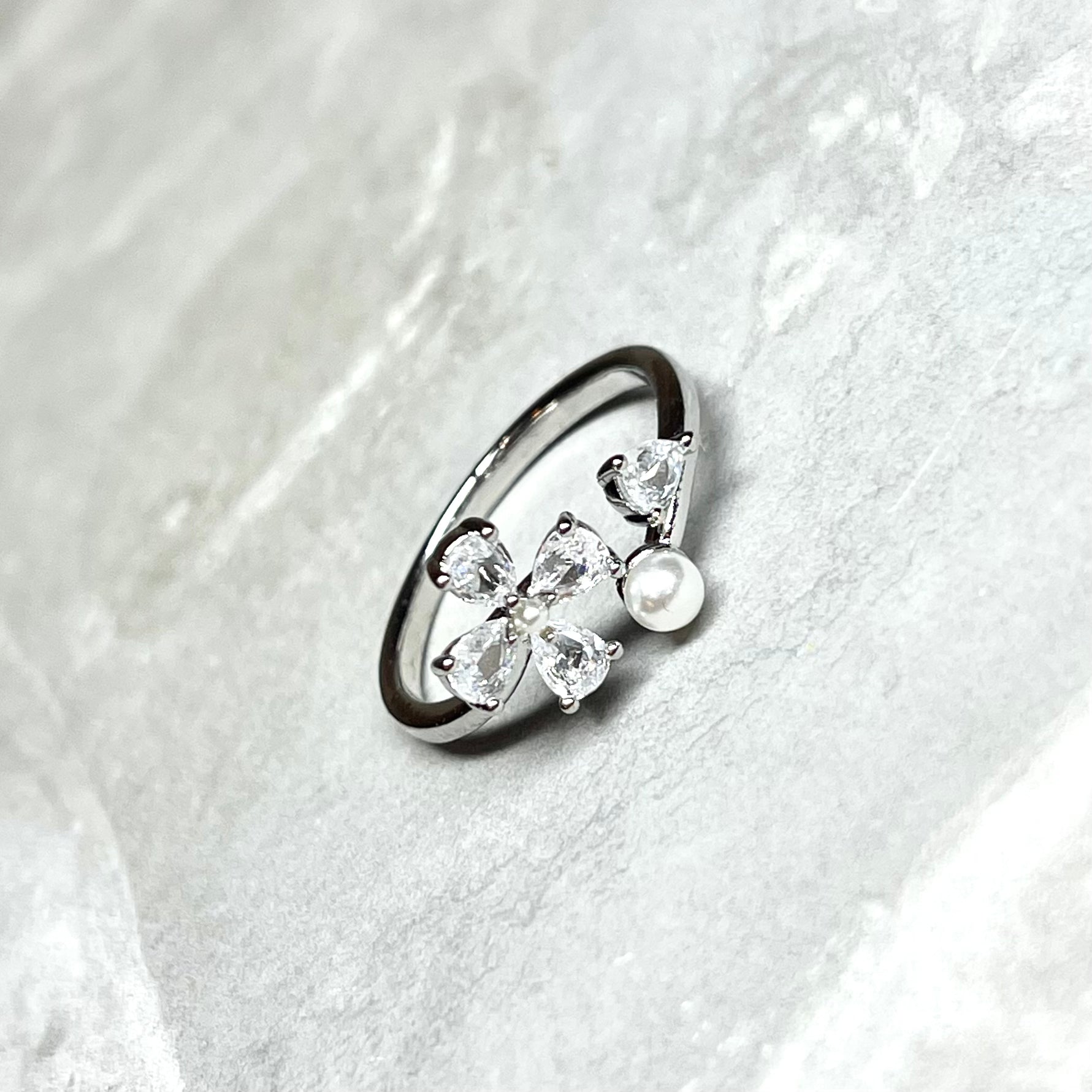 Four-Leaf Flower Adjustable Ring Elegant and Charming Design