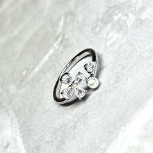 Load image into Gallery viewer, Four-Leaf Flower Adjustable Ring Elegant and Charming Design
