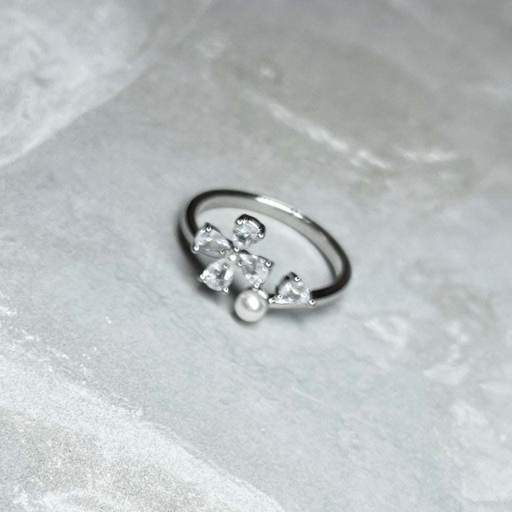 Four-Leaf Flower Adjustable Ring Elegant and Charming Design