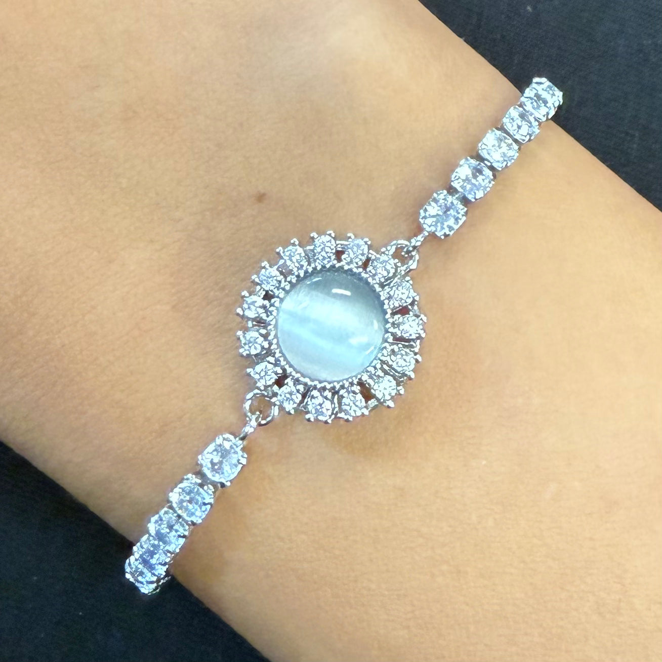 Spinner Crystal Halo Bracelet – Adjustable Rotating Gold & Silver Plated Jewelry