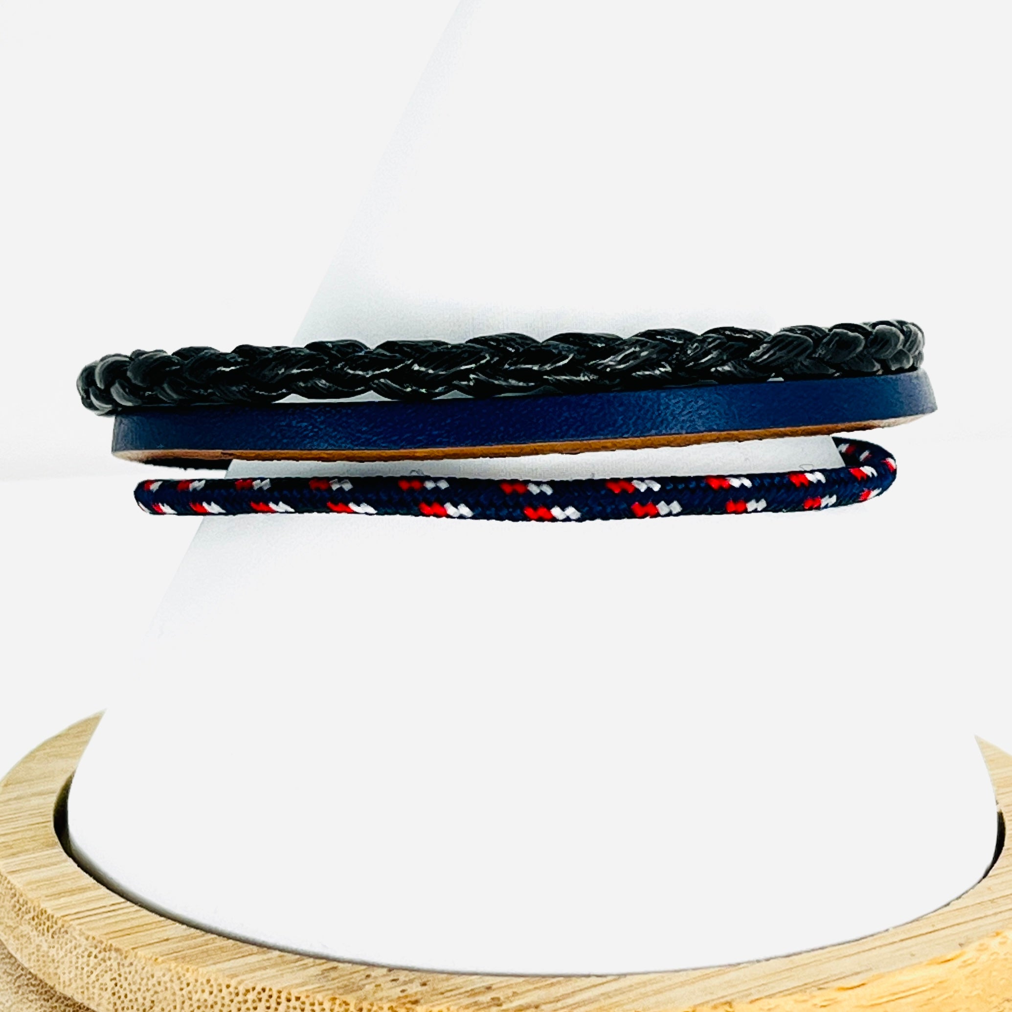 Thin Rope Braided Black Leather Bracelet for Men: Sleek 