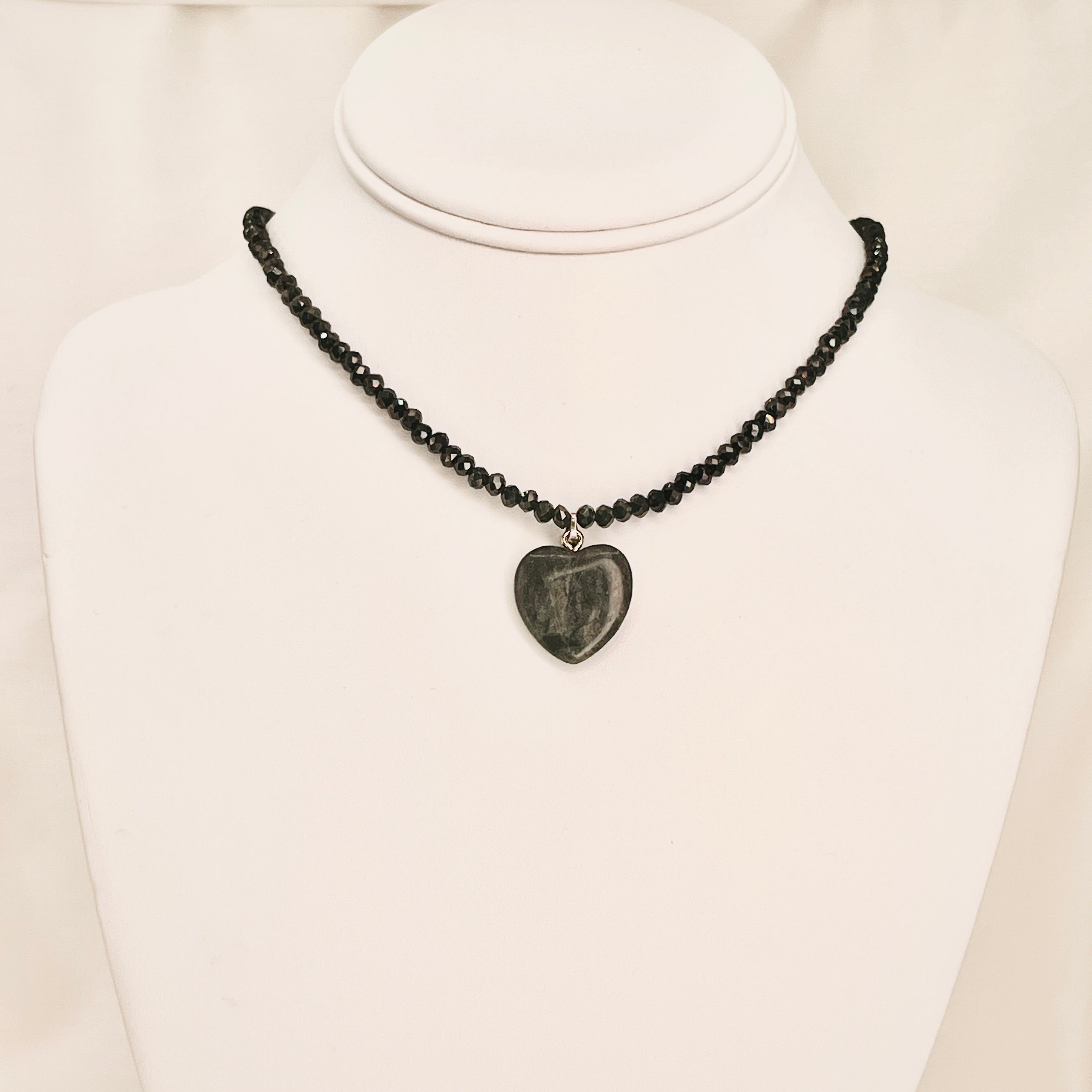 Black Heart-Shaped Natural Stone Necklace: Elegant and Cute