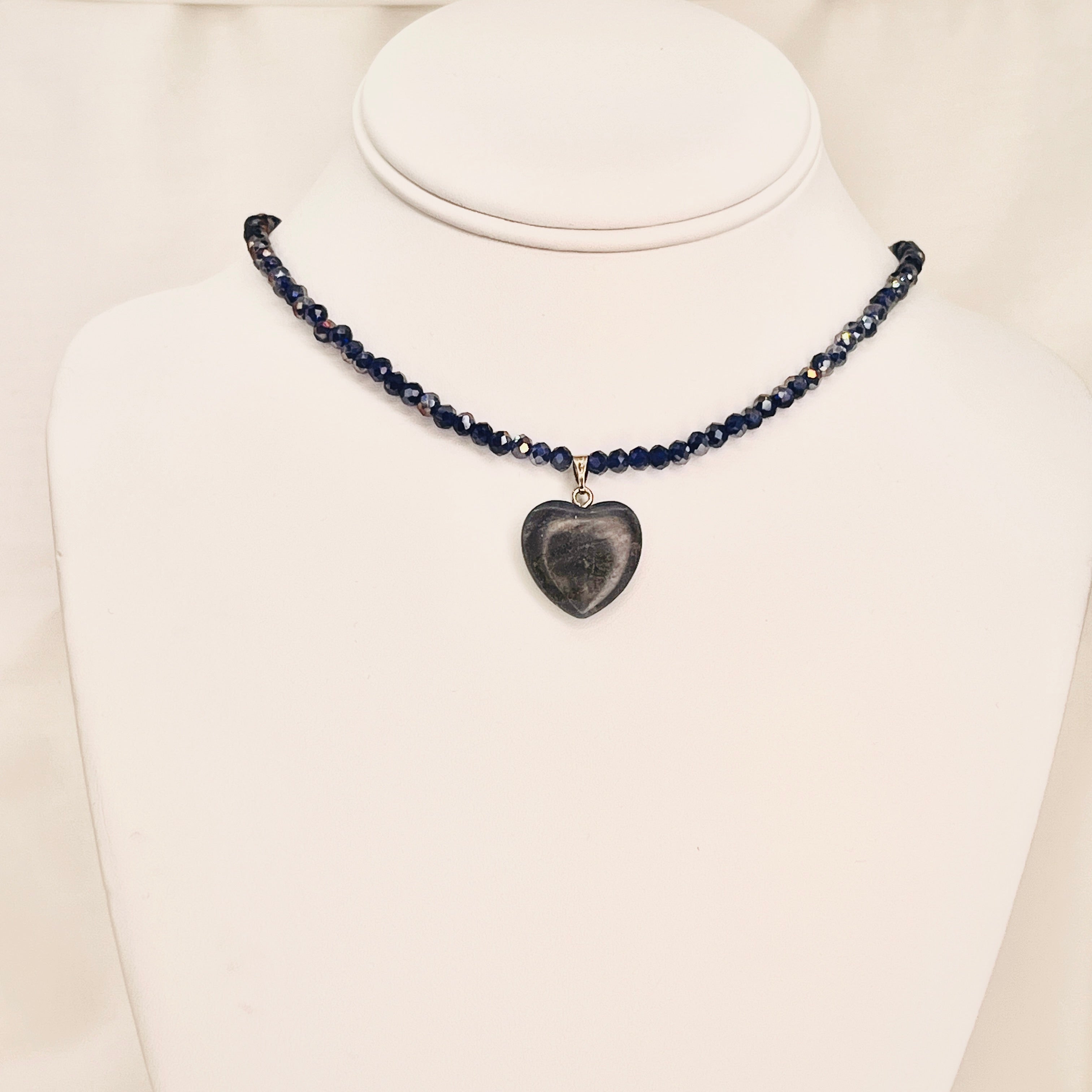 Navy Heart-Shaped Natural Stone Necklace: Elegant and Cute