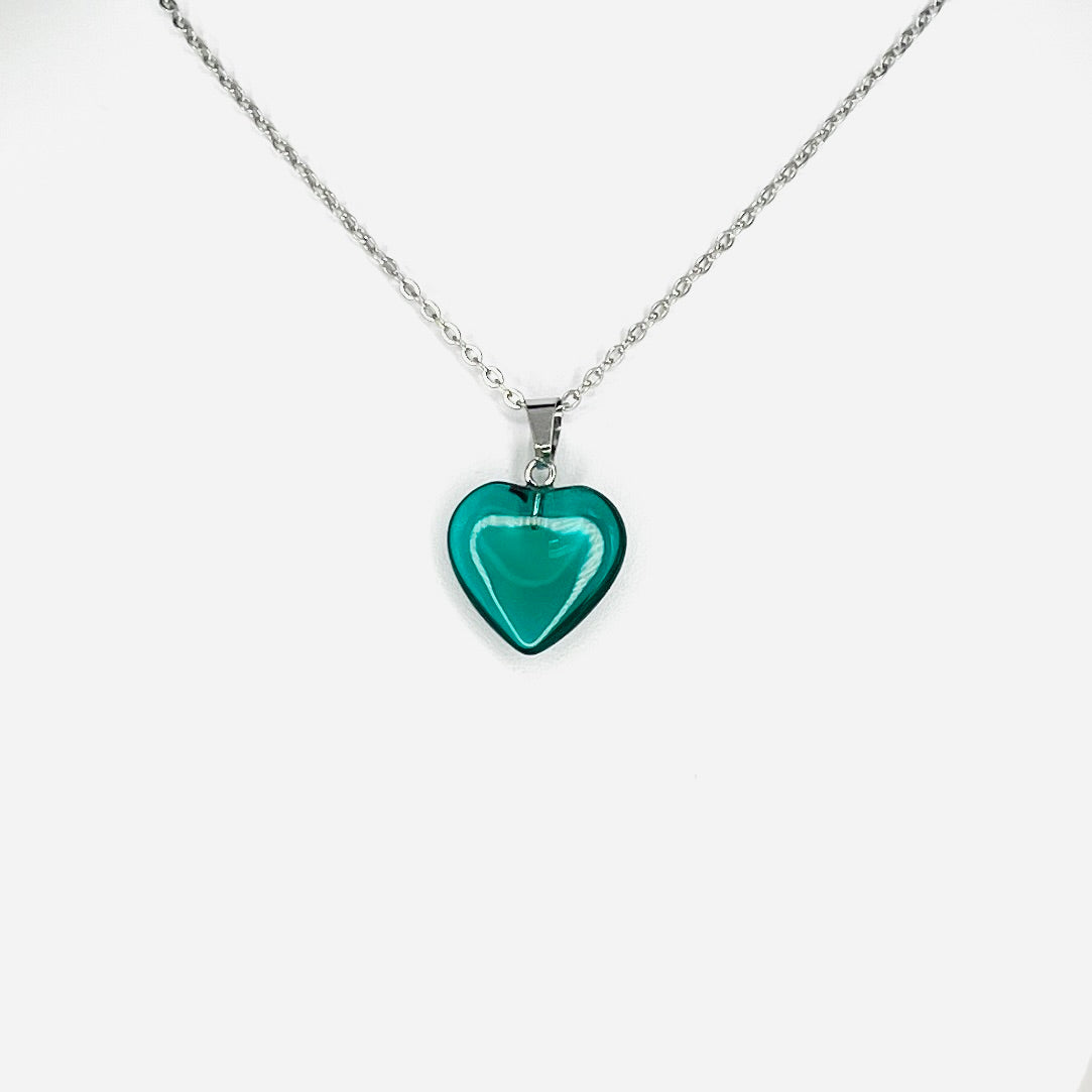 Stainless Steel Green Heart Pendant Necklace: Elegant, Cute