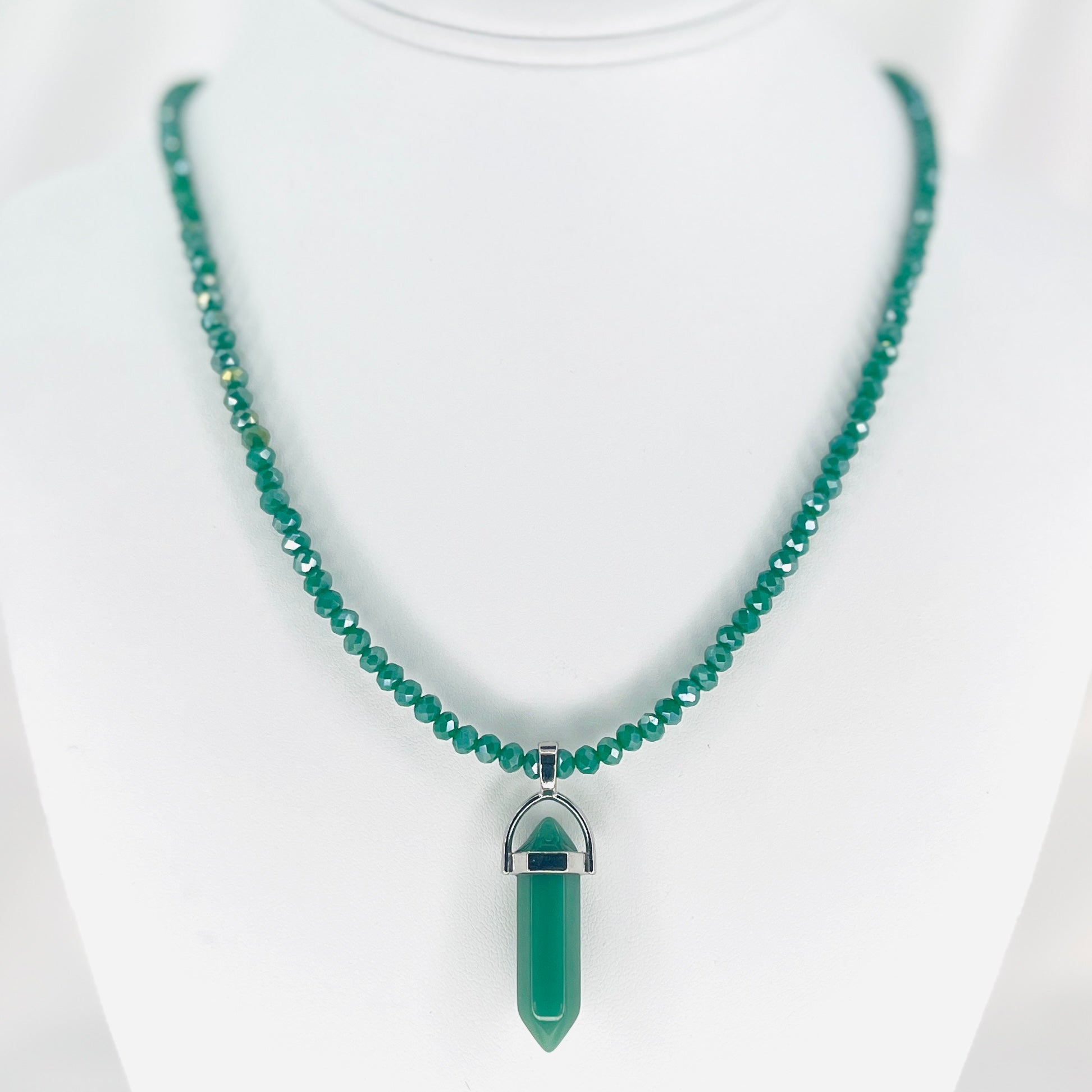 Aventurine Natural Stone Necklace – Elegant and Grounding