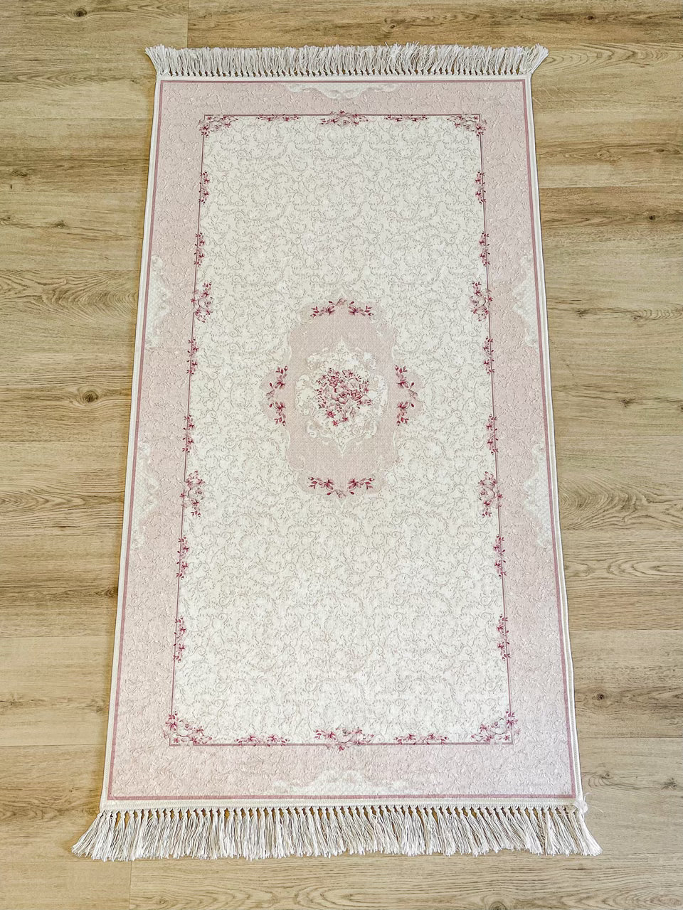 Round Pink Design Lateks Water Resistant Washable Tassel Area Rug