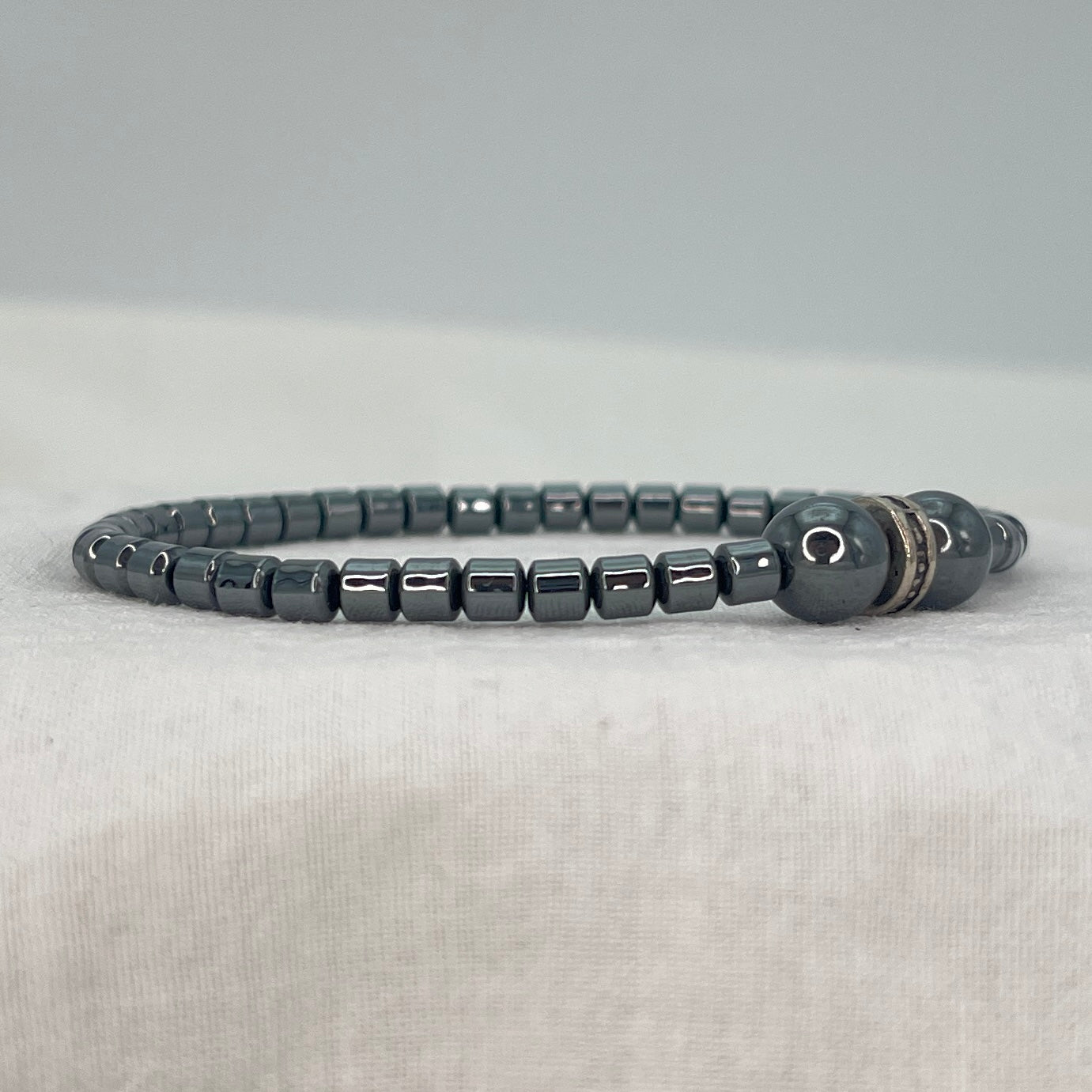 Hematite Beaded Stretch Bracelet–Elegant and Sophisticated