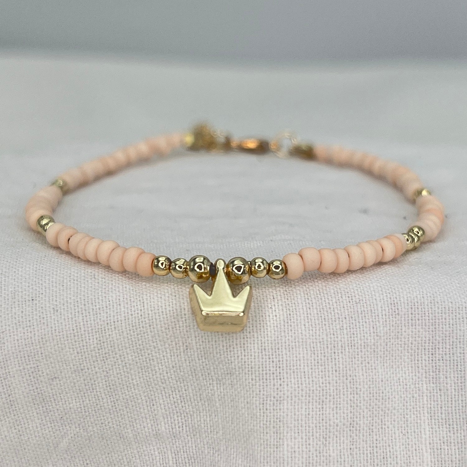 Vibrant Beaded Anklet: Radiant Crown Beaded Summer Anklet