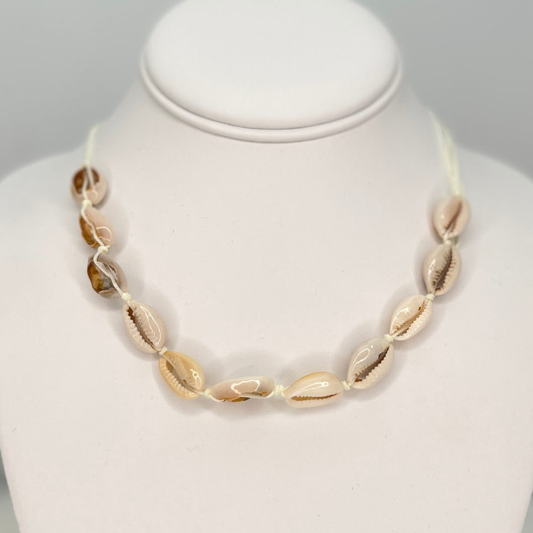 Handmade Seashell Necklace - Elevate Your Beach Style 