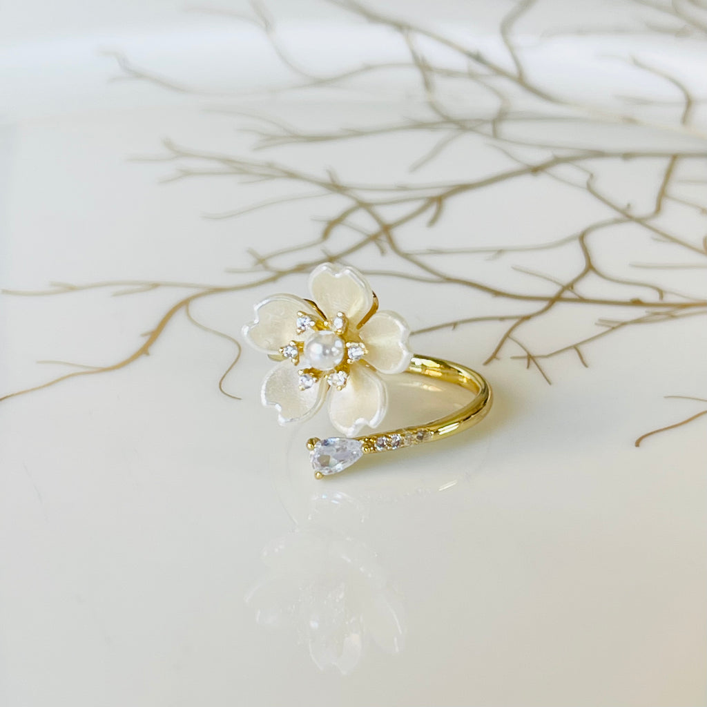 Elegant Flower Sparkling Gemstone Adjustable Ring, Charming