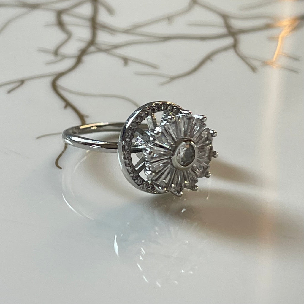 Flower Spinner Ring - Adjustable Floral Jewelry for Women