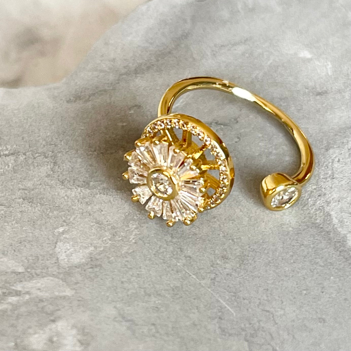 Flower Spinner Ring - Adjustable Floral Jewelry for Women