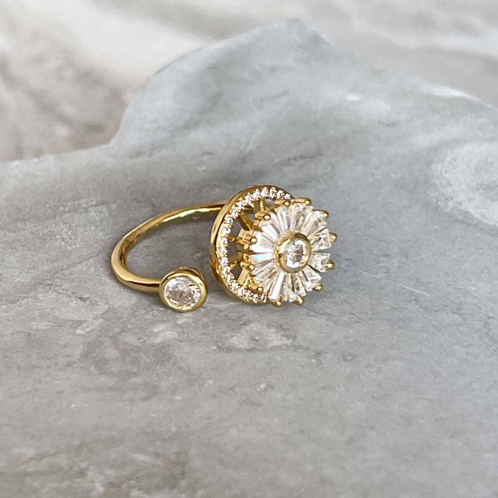 Flower Spinner Ring - Adjustable Floral Jewelry for Women