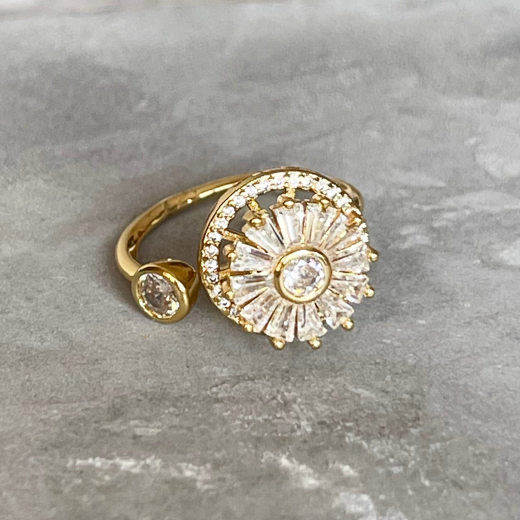 Flower Spinner Ring - Adjustable Floral Jewelry for Women