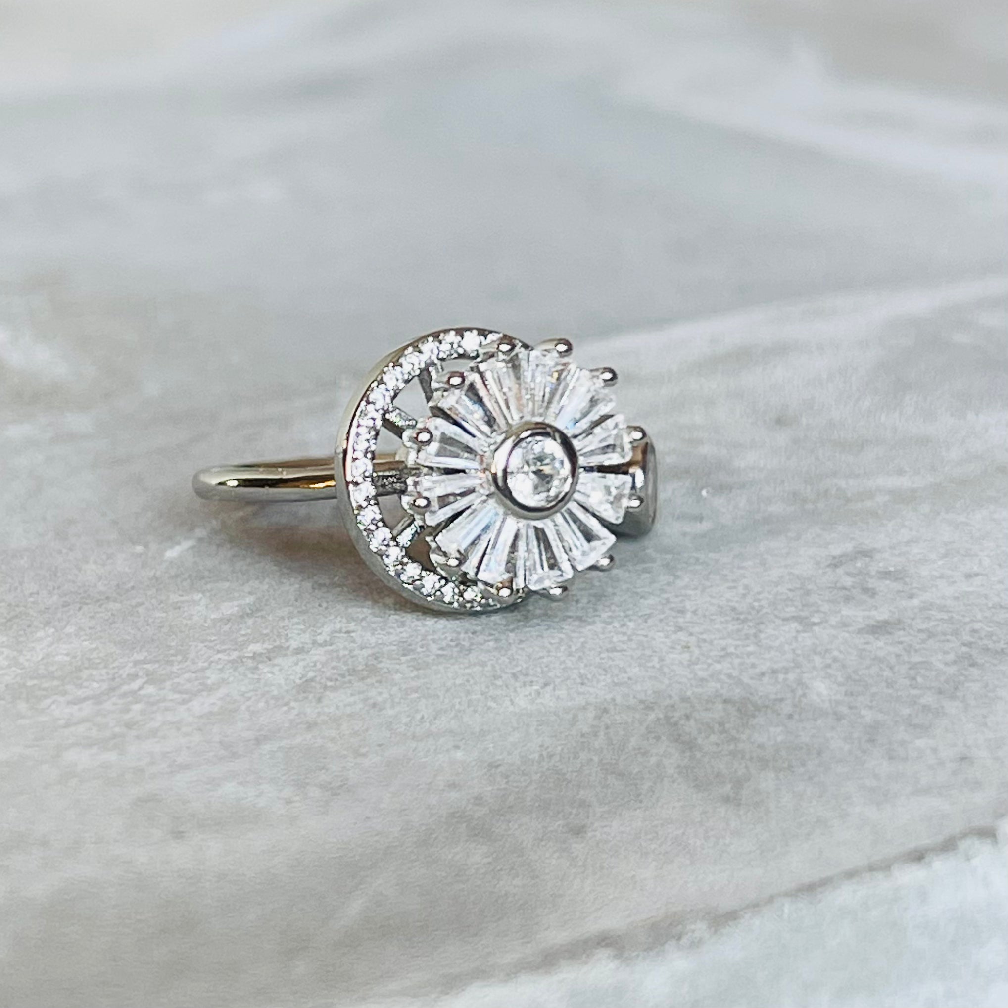 Flower Spinner Ring - Adjustable Floral Jewelry for Women