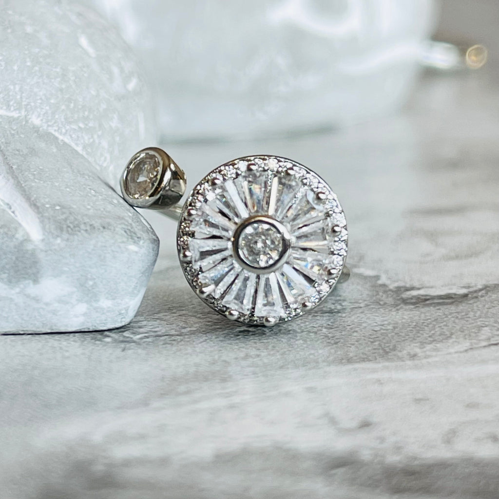 Flower Spinner Ring - Adjustable Floral Jewelry for Women