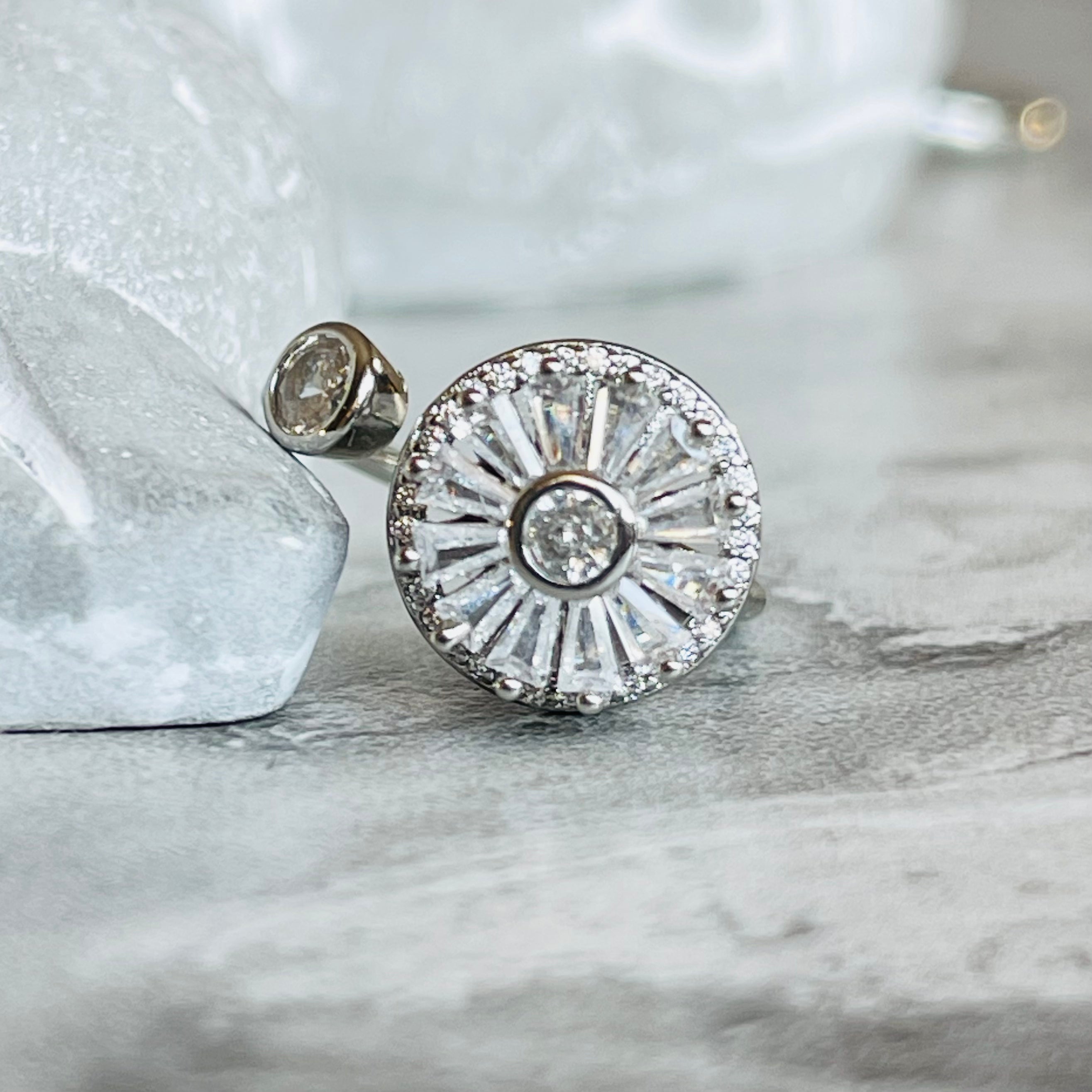 Flower Spinner Ring - Adjustable Floral Jewelry for Women