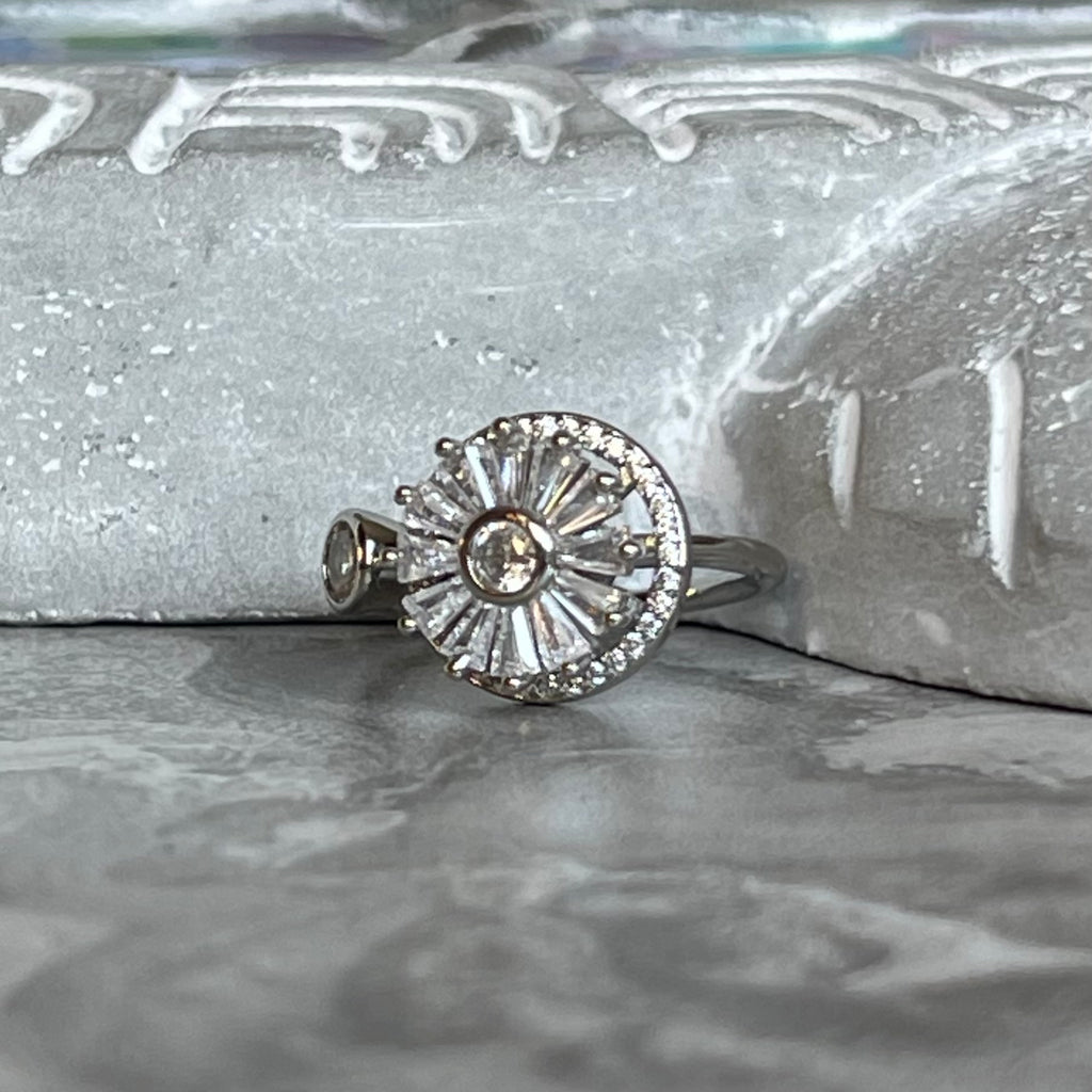 Flower Spinner Ring - Adjustable Floral Jewelry for Women