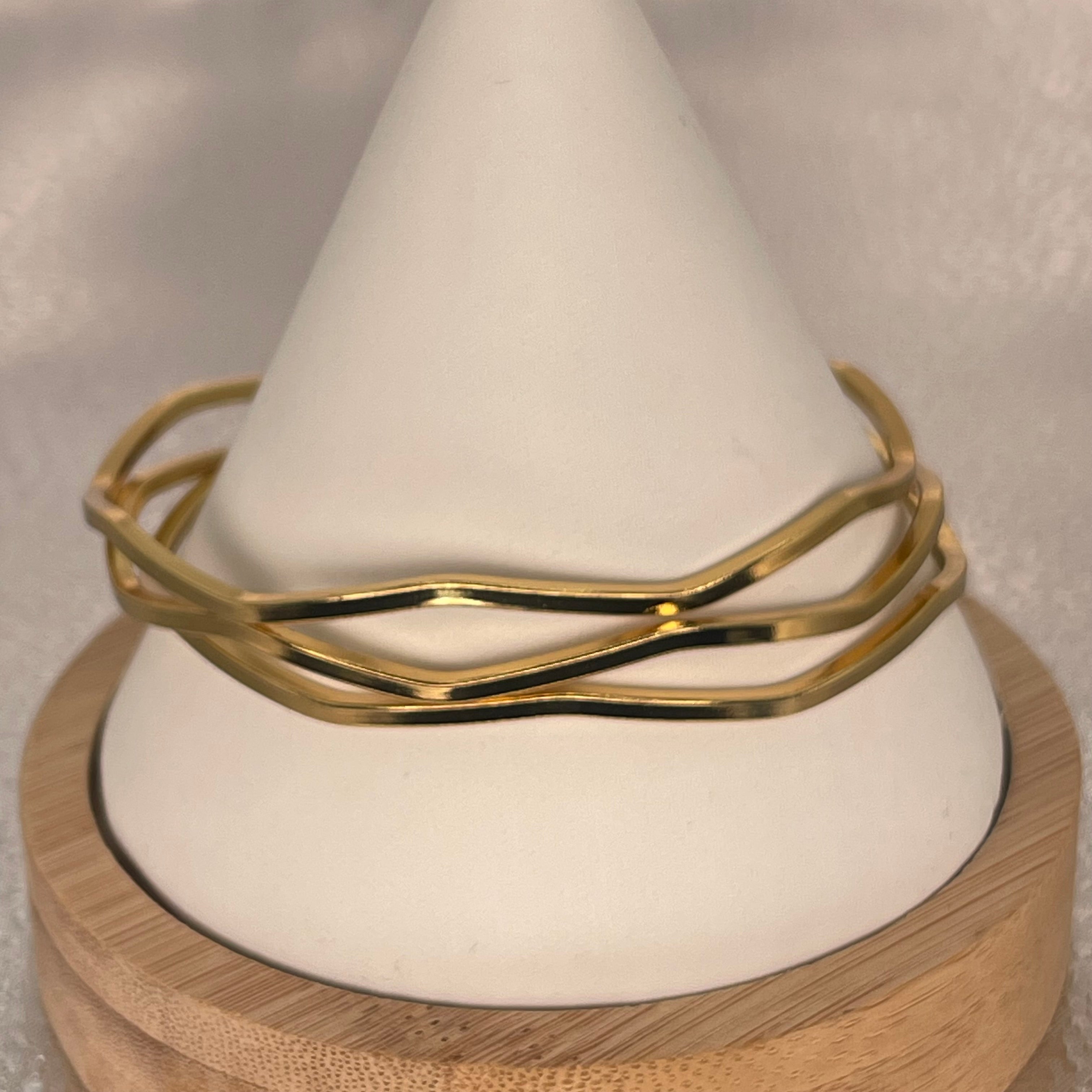 Stainless Steel Gold Bangle Set – Wave Design (3pcs)