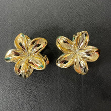 Load image into Gallery viewer, Hair Clip | Plumeria Mini Hair Clip | Lotus Mini Hair Clip 
