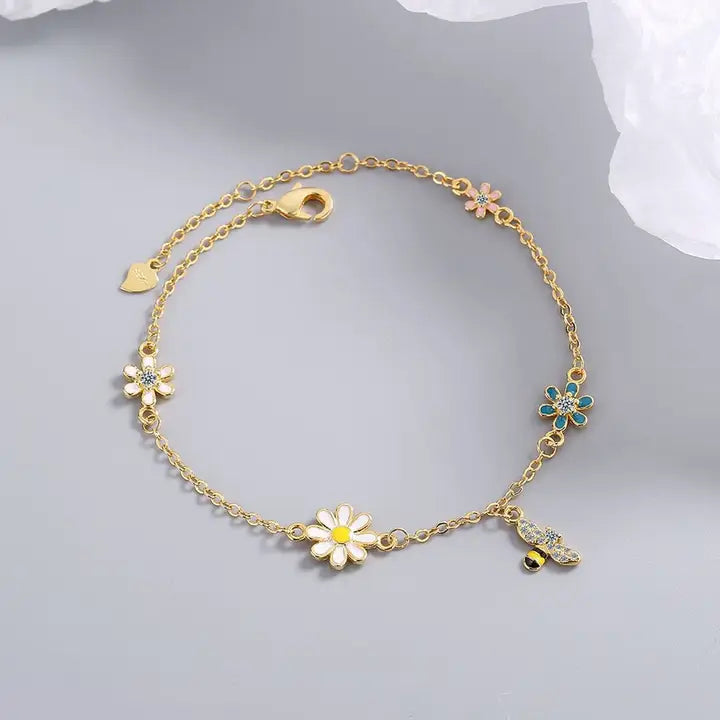 Delicate Daisy Bracelet | Sterling Silver | Floral Charm