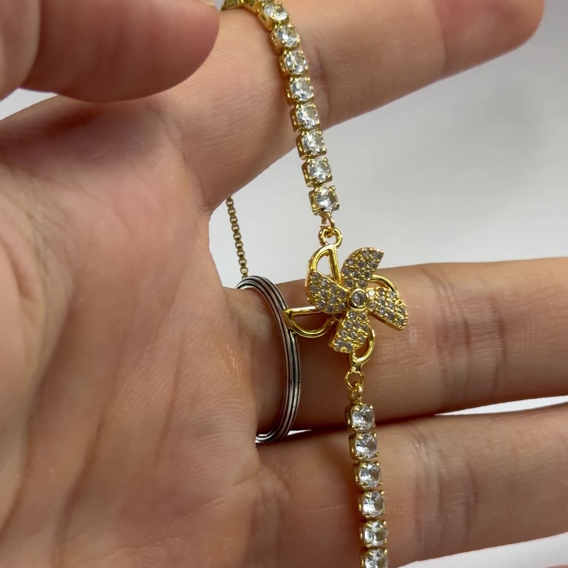 Fidget Spinner Bracelet – Rhinestone Rotating Anxiety Relief